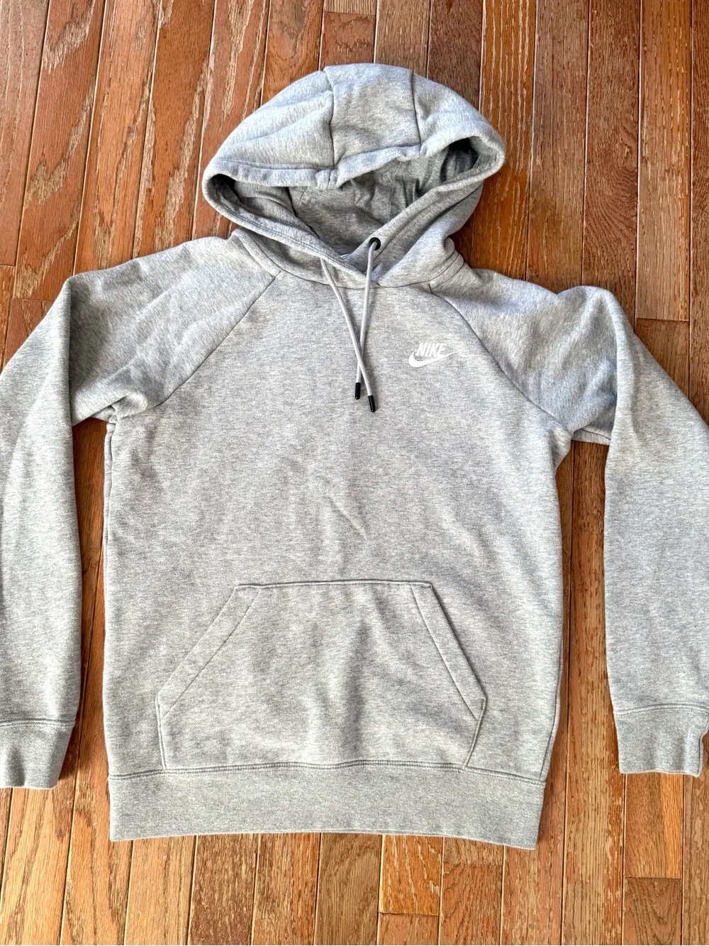 Nike Women's Gray Pullover Hoodie Sweatshirt XS | New without tags